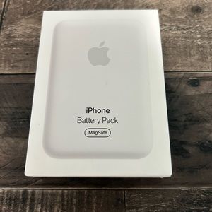 Apple MagSafe battery pack portable charger, brand new!